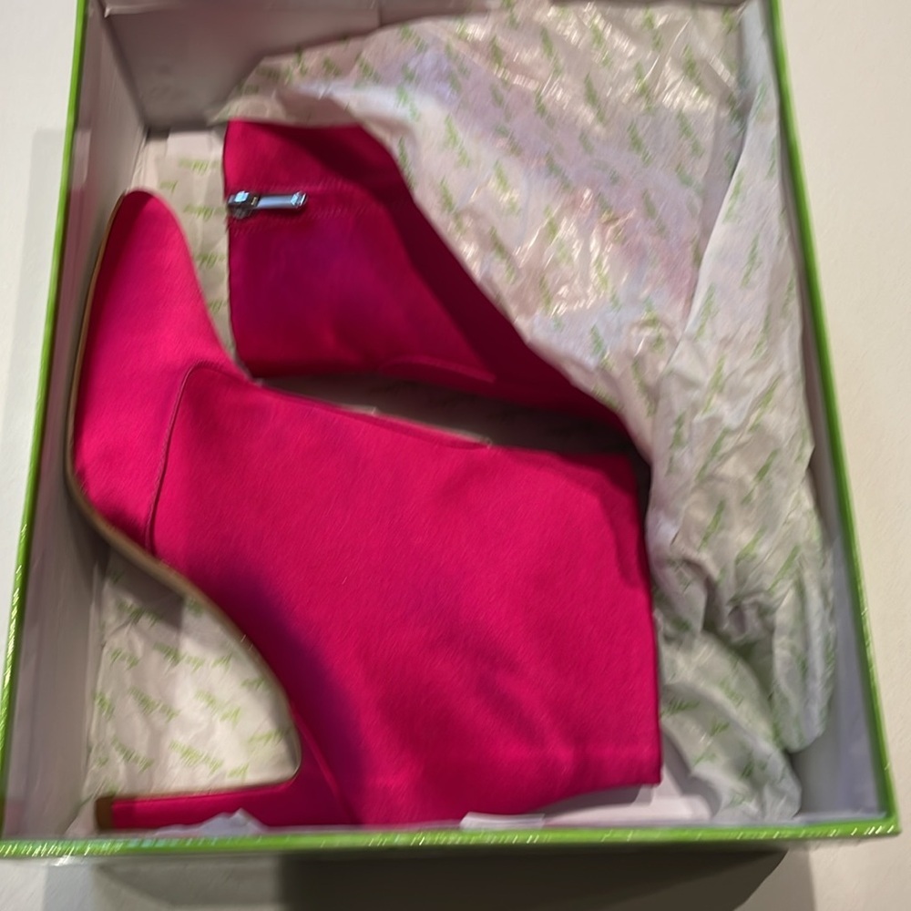 🆕 Sam Edelman Olette High Pointed Toe, Satin, Hot Pink Ankle Boots. Size 9.5M - Picture 9 of 10